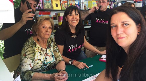 con Nieves Concostrina y Antonia